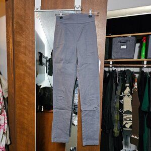 Laura Byrnes Cropped Trousers in Gray Twill